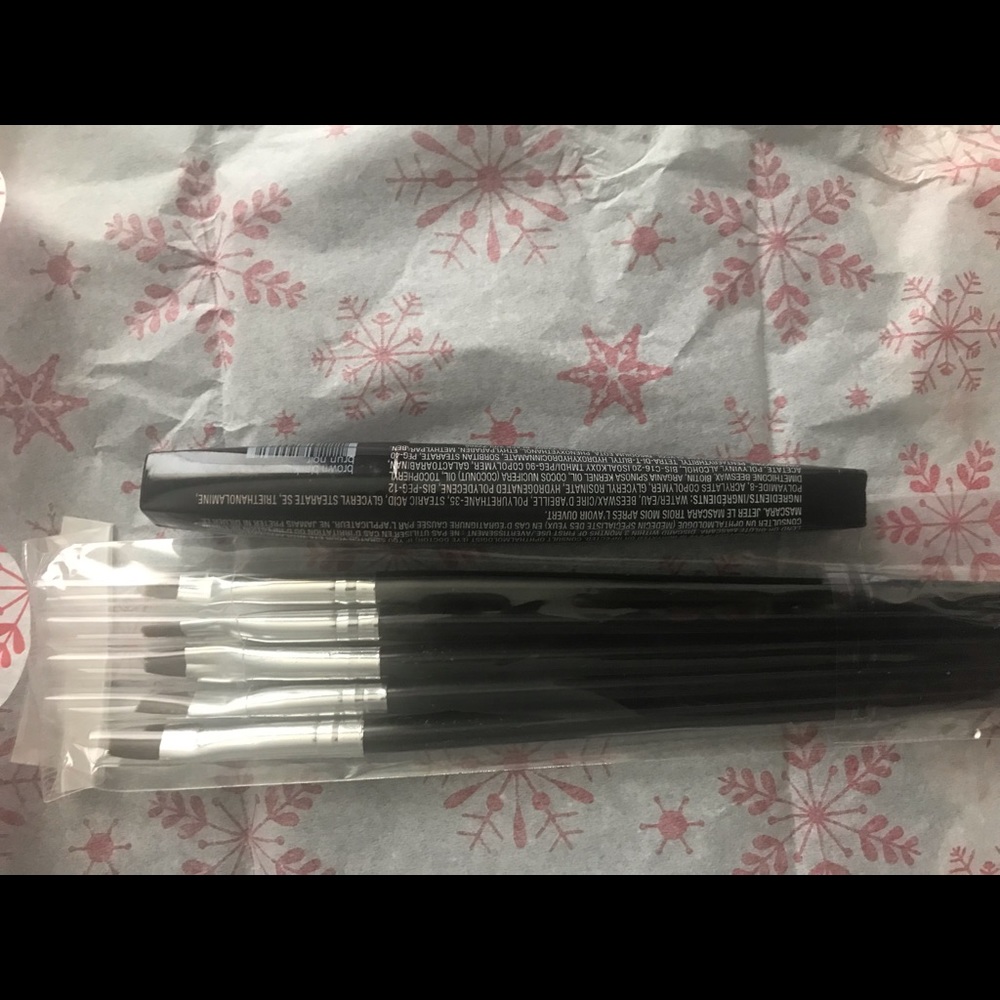 Makeup Brushes & Mascara